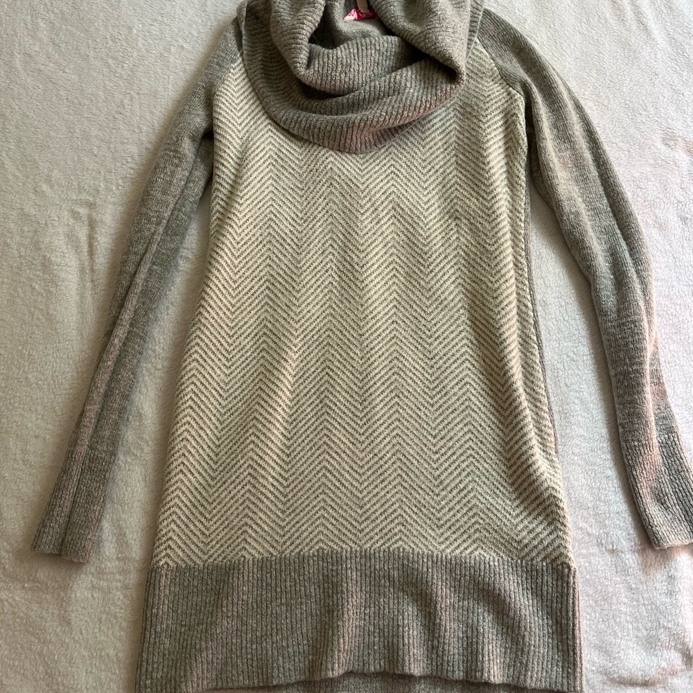 candies sweater dress white and grey pattern size large